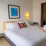 1 Bedroom With King Bed And Roof-Top Pool And Bar C503