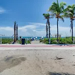 Castle Beach Studios By Vacation Media