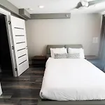 Castle Bth2 Stunning Oceanfront Townhouse, Private Beach Access, Private Pool Access, Tennis And Free Parking!