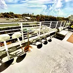 15 Guests Luxurious South Beach Suite With Rooftop