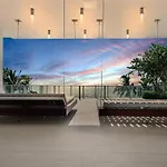 Apt Ocean View Private Beach