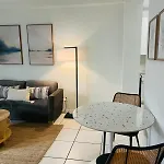 Spacious 1 Bedroom Apartment Next To The Beach!