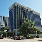 Miami Beach Resort & Spa