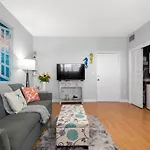 Ensuite Apt On Collins Ave