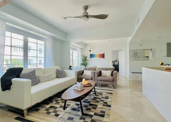 Carlyle Hotel Ocean Dr South Beach 2 Bedroom Luxury Apartment