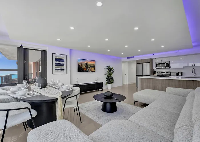 Amazing 3 Bedrooms 3 Bathrooms Beach Resort 1518