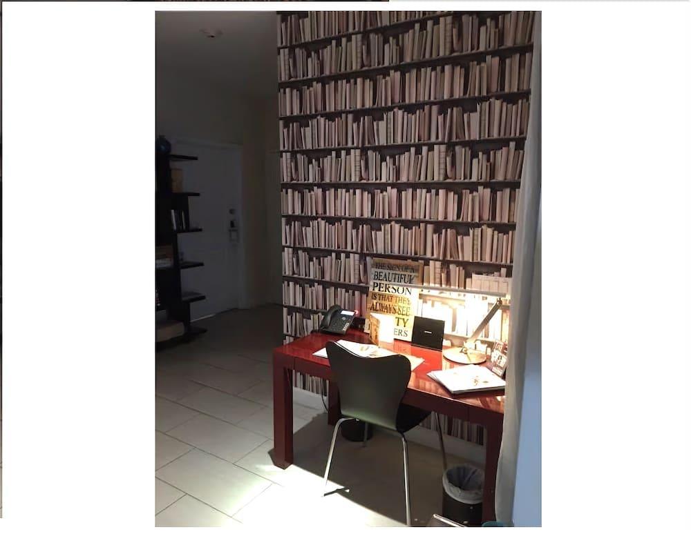 The New Aparthotel Miami Beach