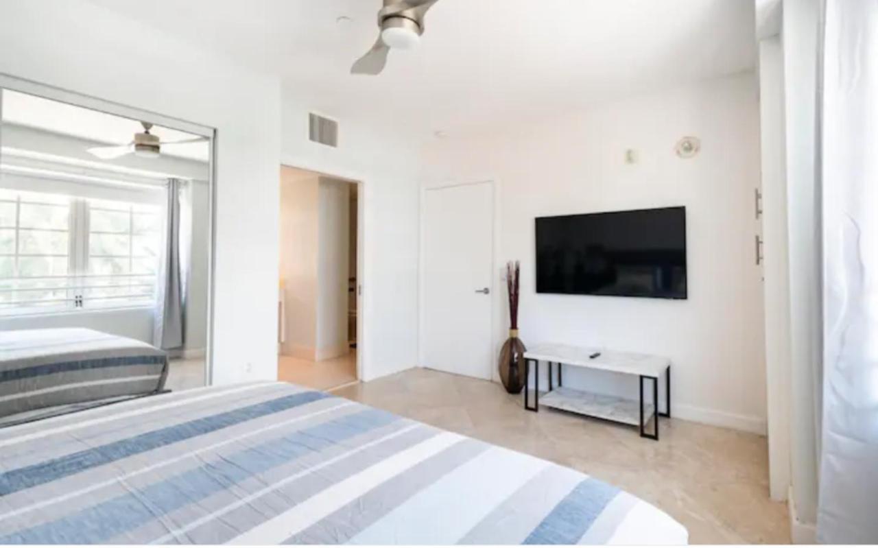 Carlyle Ocean Dr South 2 Bedroom Luxury Apartment Miami Beach