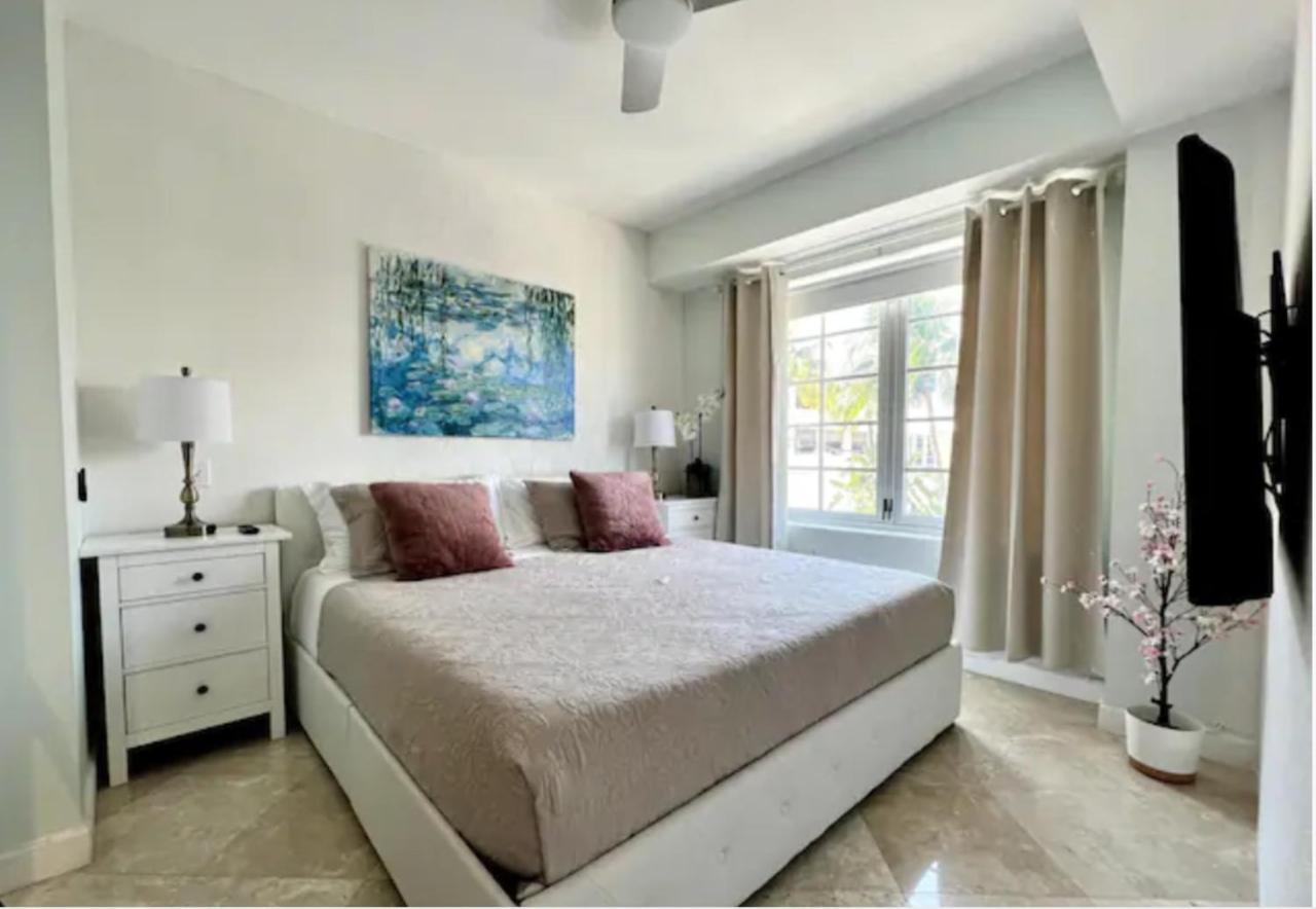Carlyle Ocean Dr South 2 Bedroom Luxury Apartment