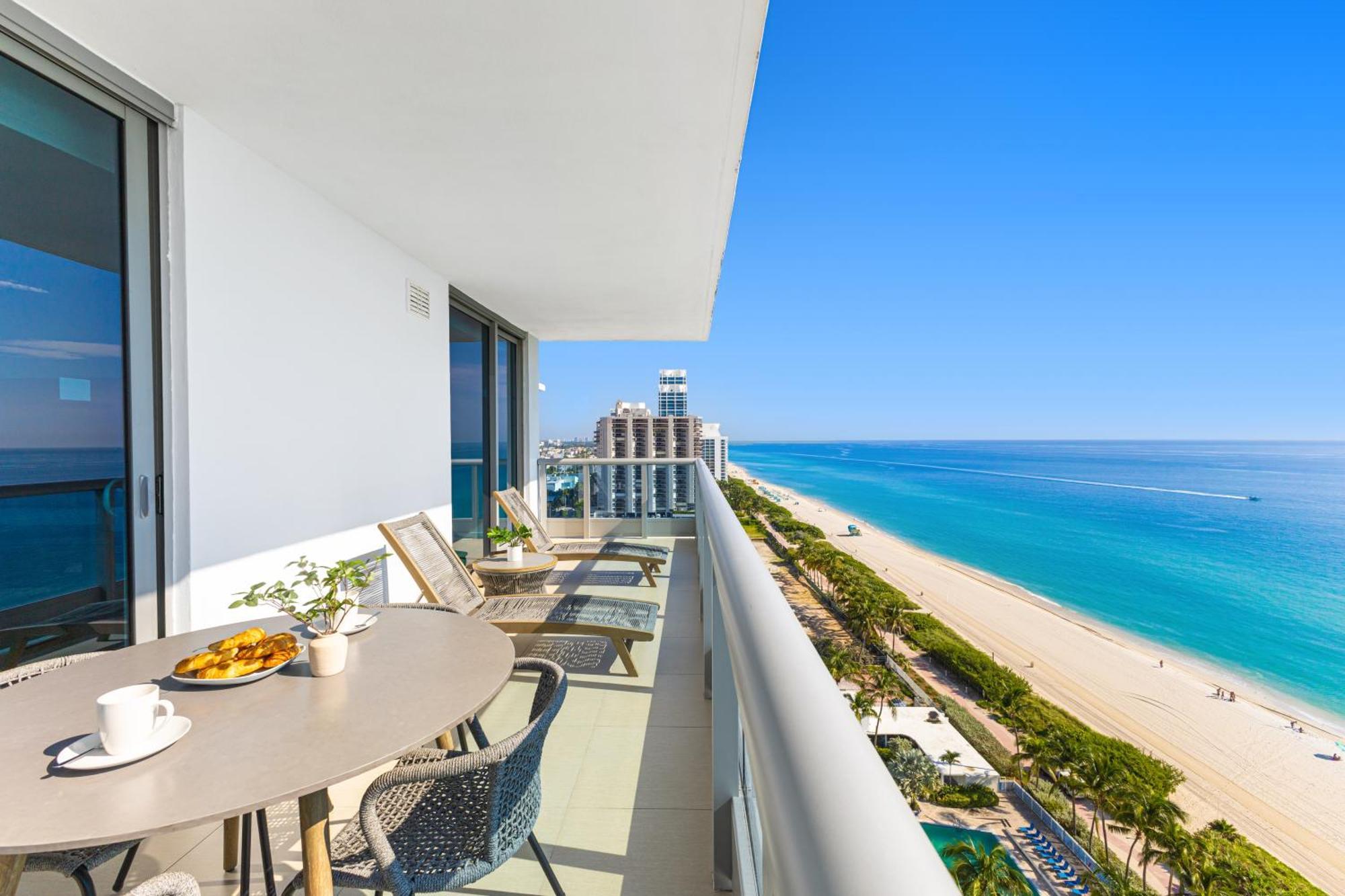 Dharma Miami At Monte Carlo Apartment