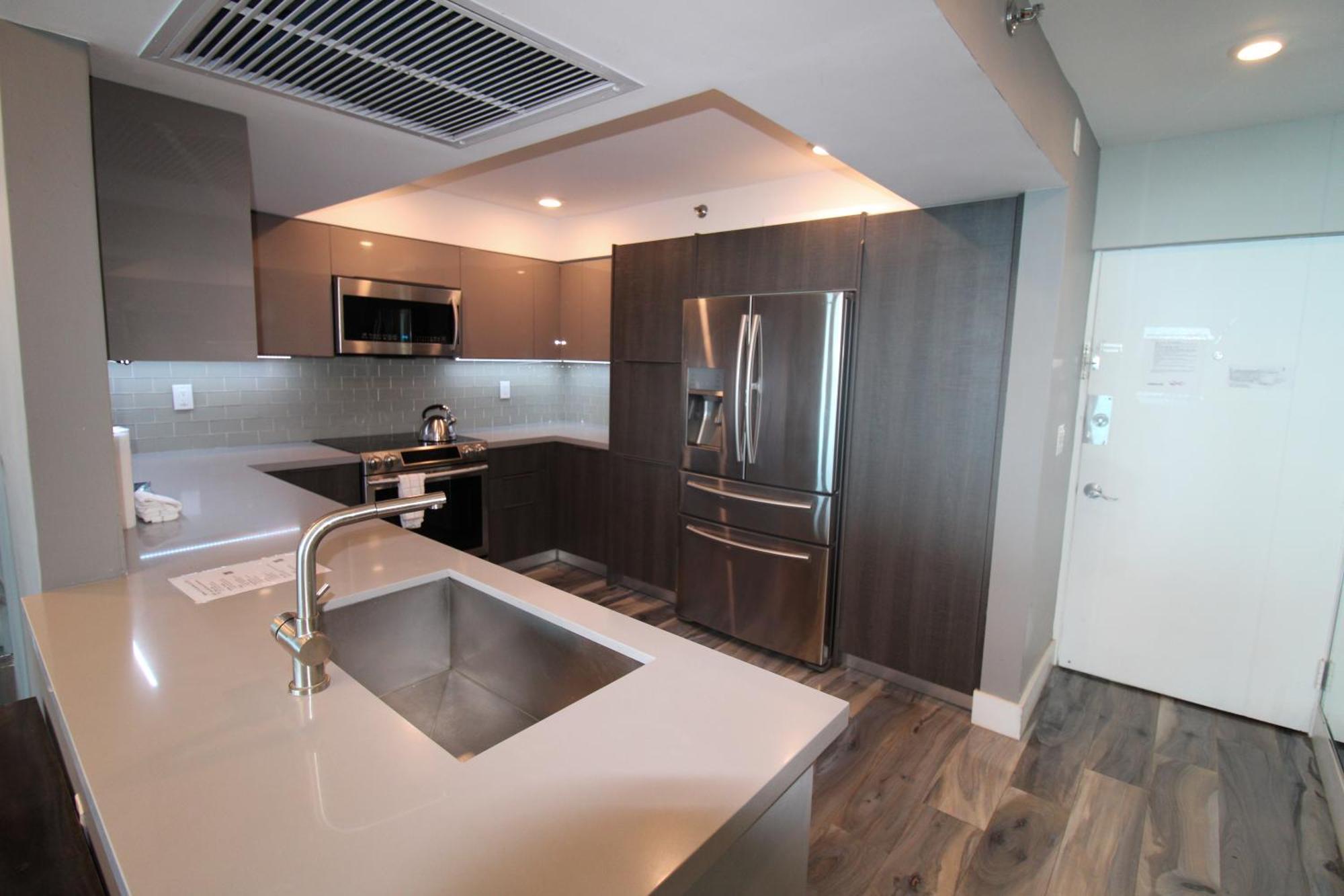 Holiday home Castle Bth2 Stunning Oceanfront Townhouse, Private Access, Private Pool Access, Tennis And Free Parking! Miami Beach
