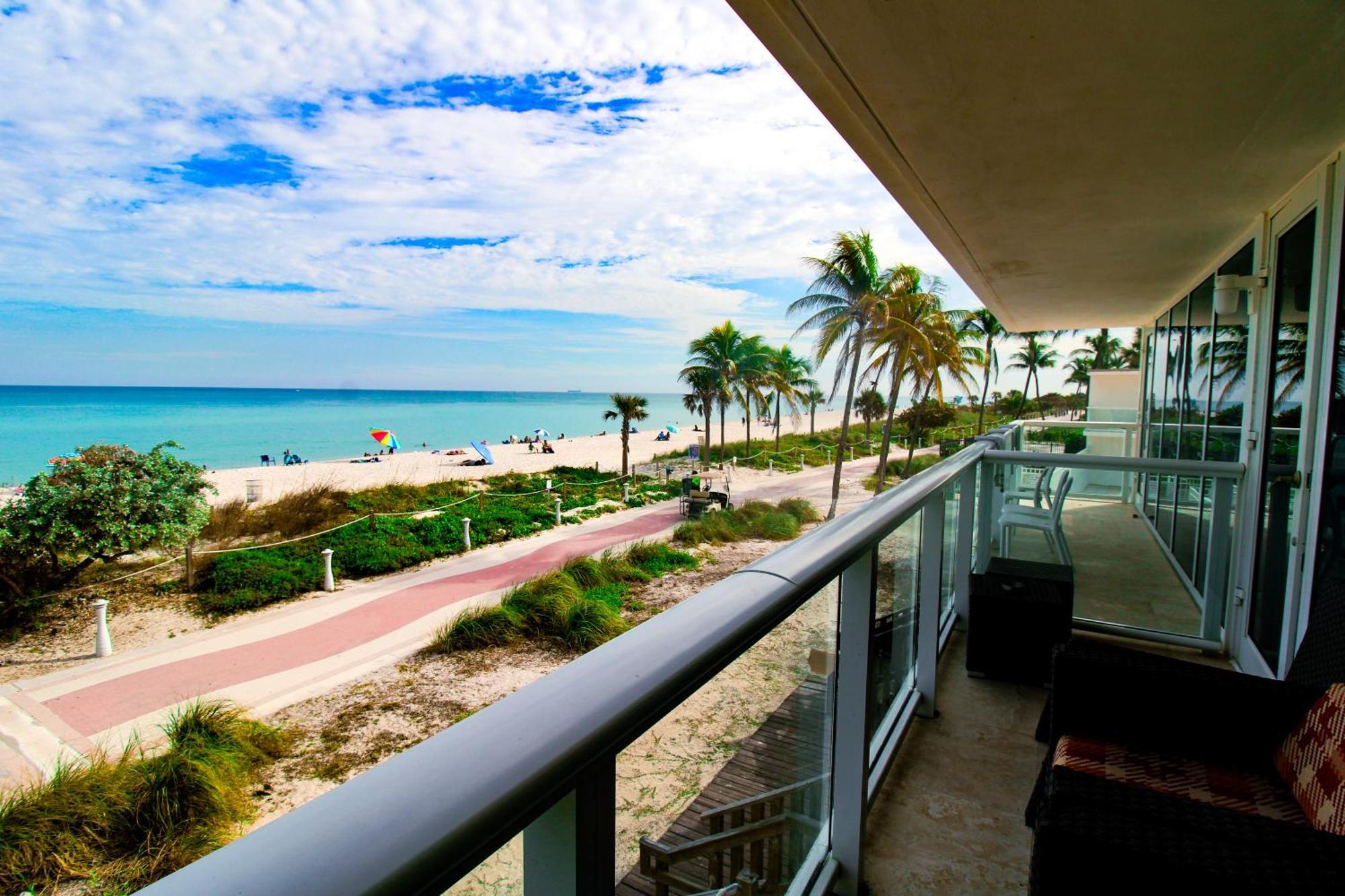 Holiday home Castle Bth2 Stunning Oceanfront Townhouse, Private Access, Private Pool Access, Tennis And Free Parking! Miami Beach