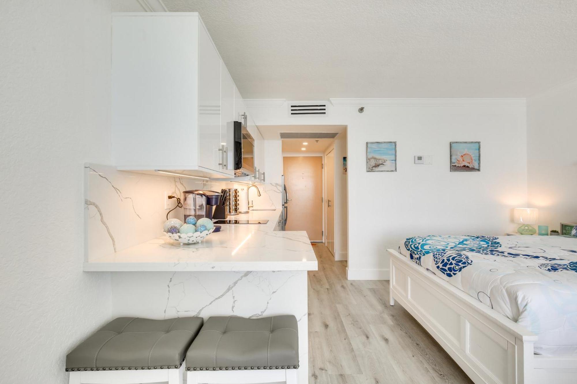 Sunny Isles Retreat With Perks! Miami Beach