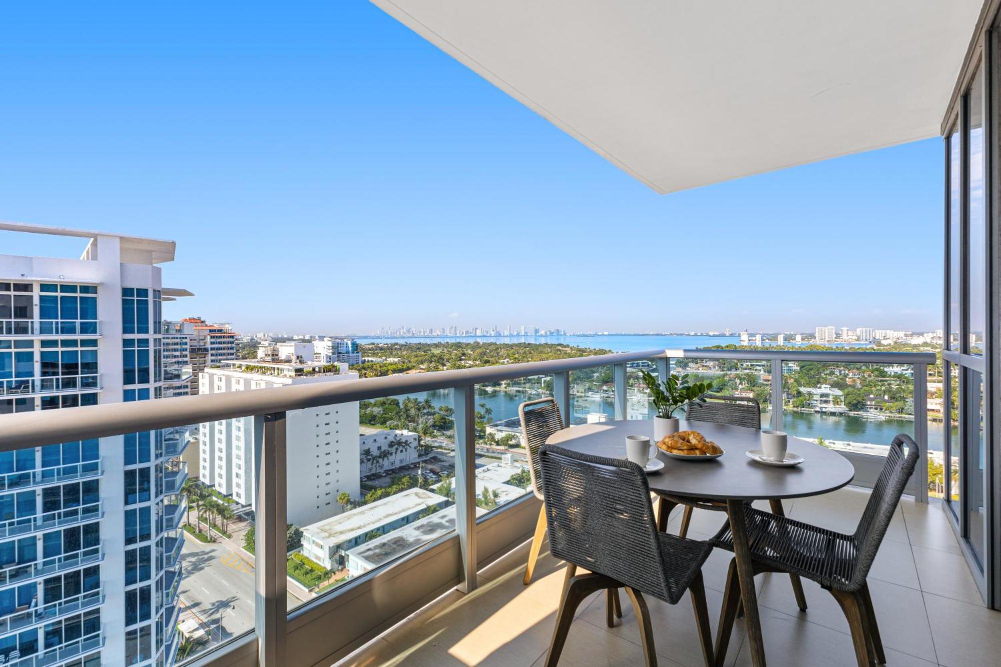 Apartment Dharma Miami At Monte Carlo