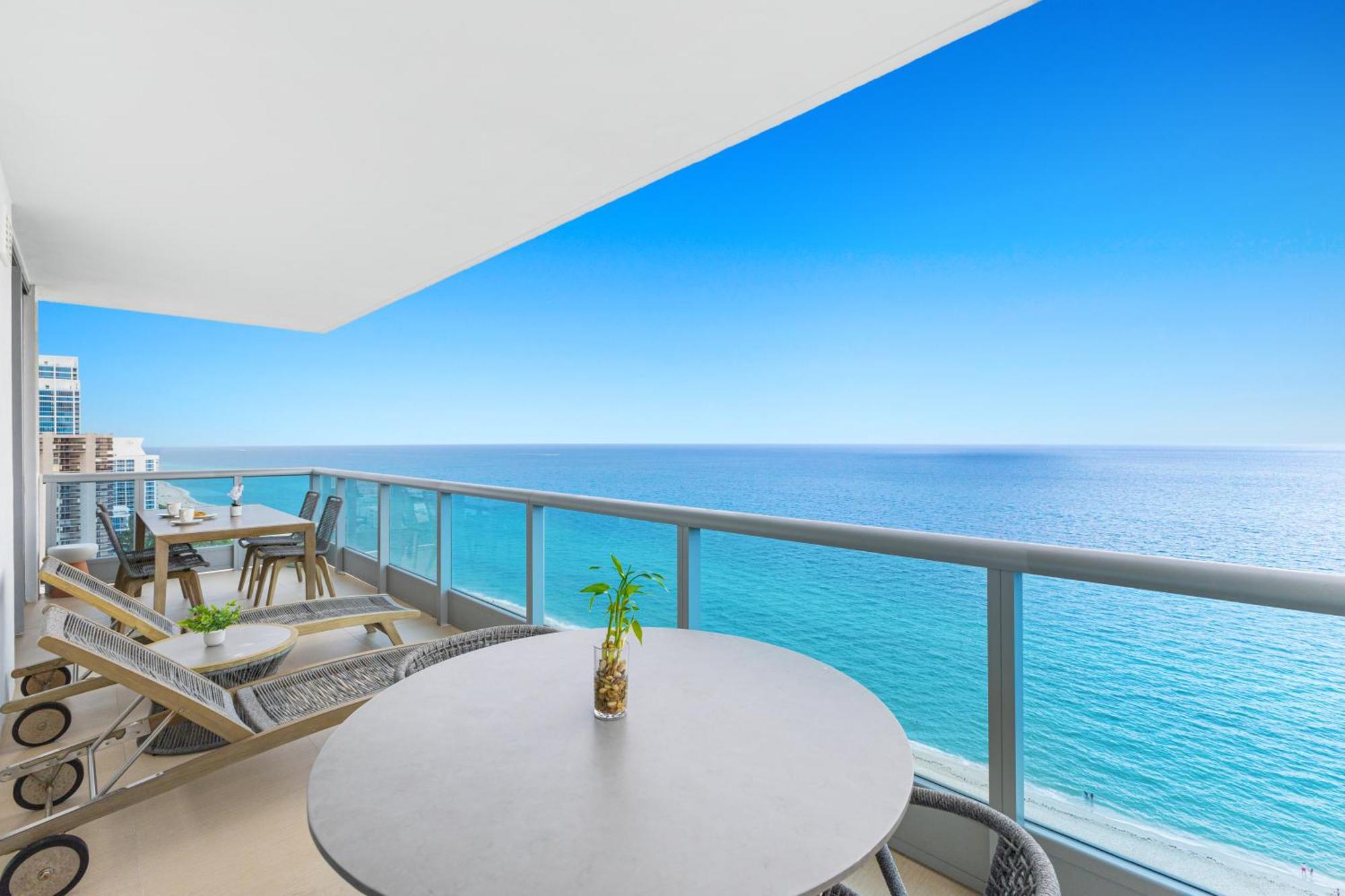 Dharma Miami At Monte Carlo Apartment Miami Beach