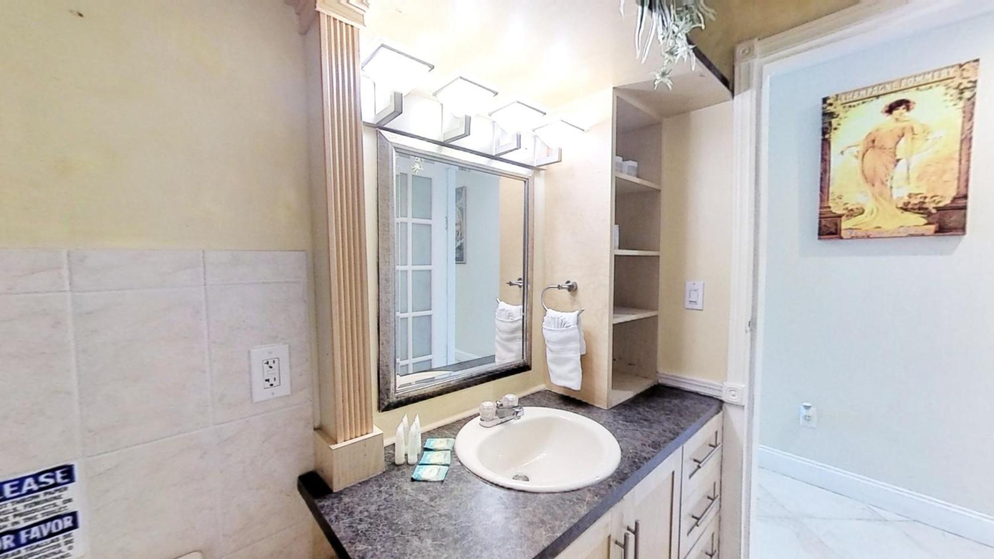Castle B17 Contemporary With Pool, Access And Free Parking Holiday home Miami Beach