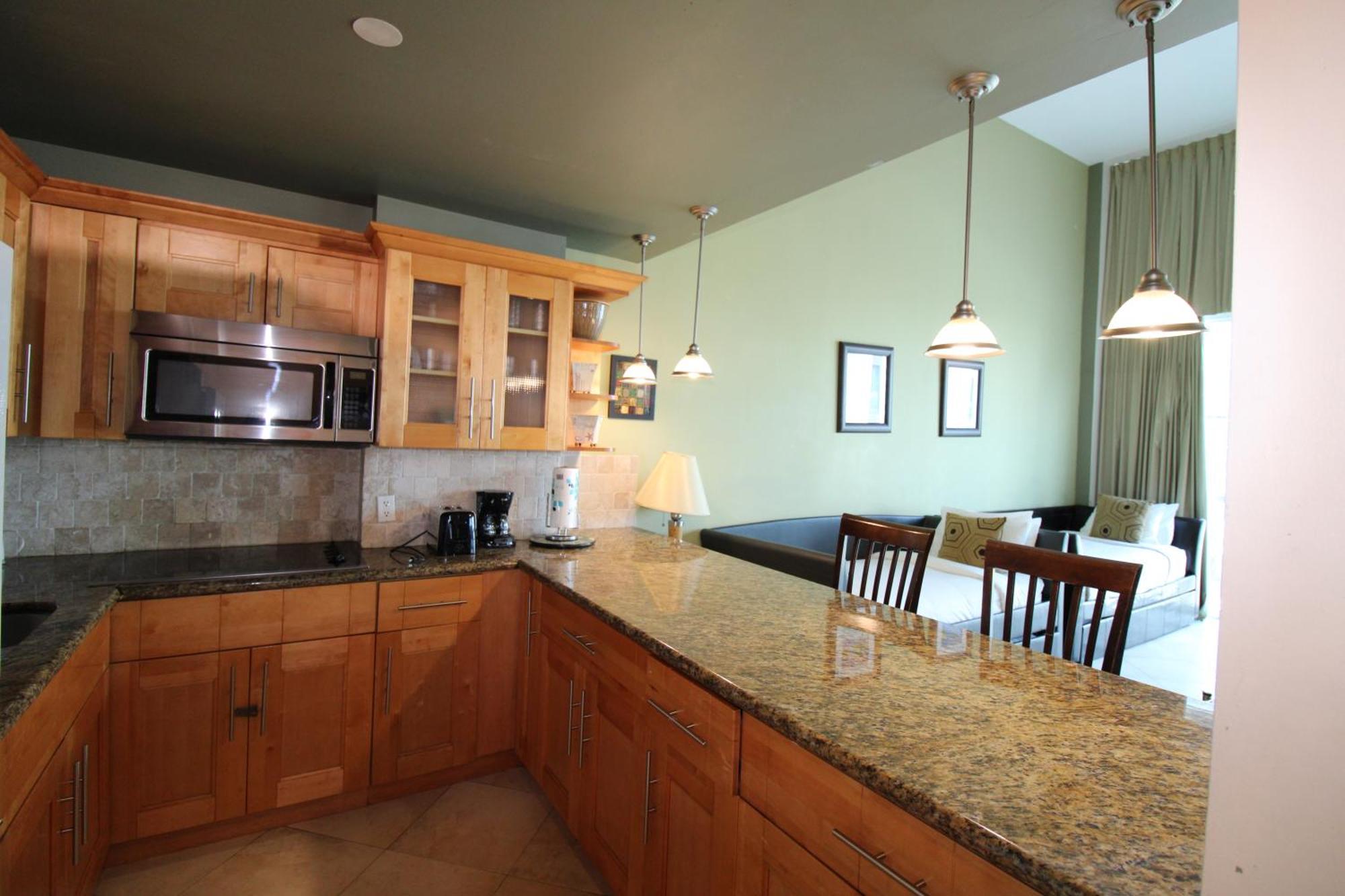 Castle B17 Contemporary With Pool, Access And Free Parking