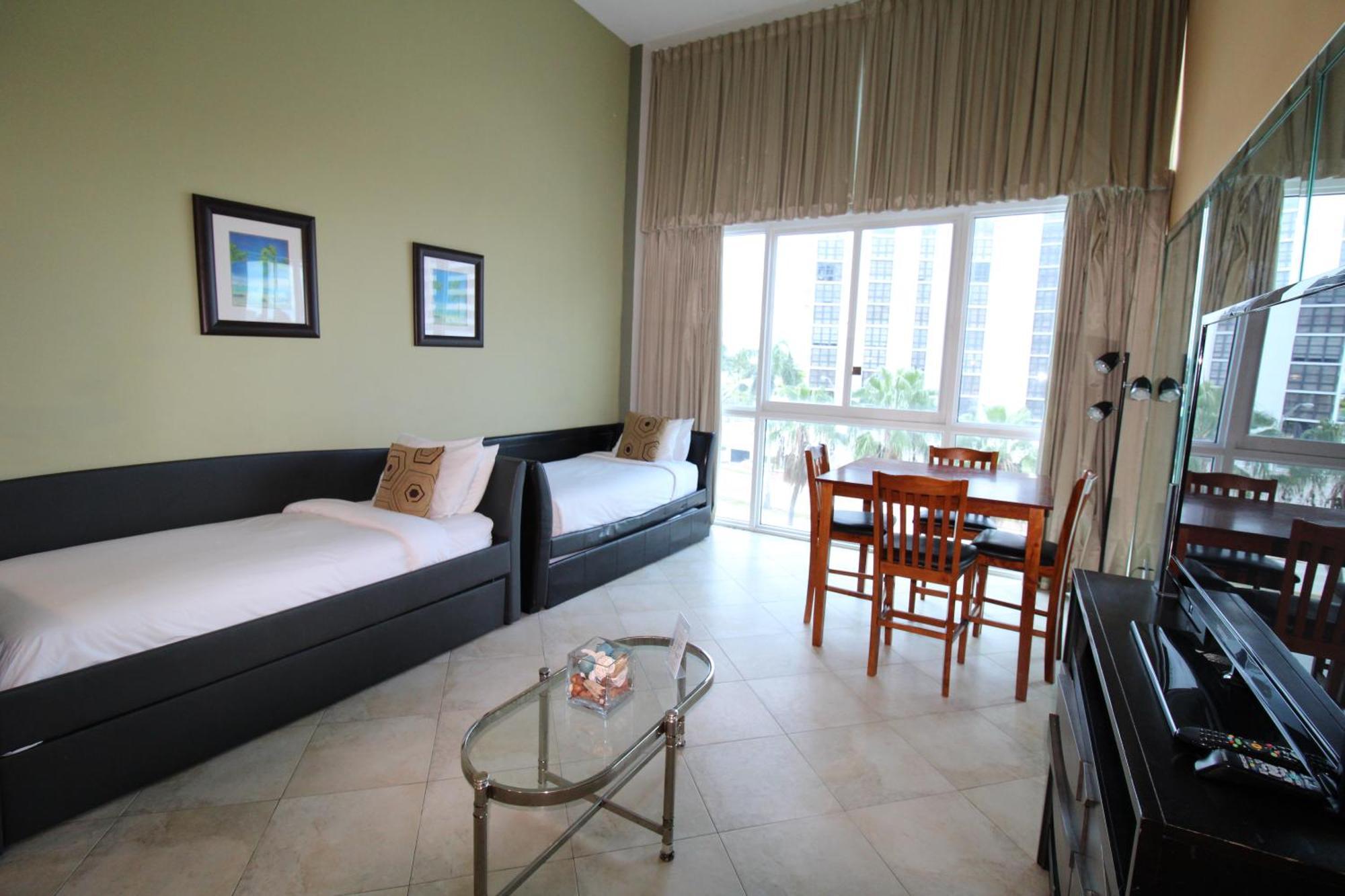 Castle B17 Contemporary With Pool, Access And Free Parking Holiday home Miami Beach