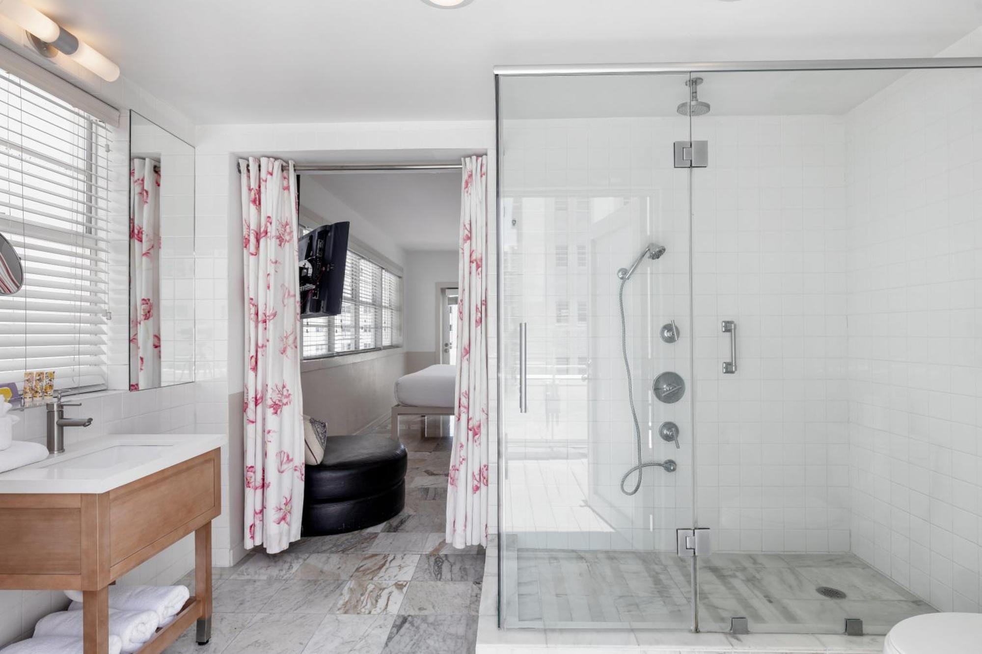 The One50 Hotel, Bw Signature Collection Hotel