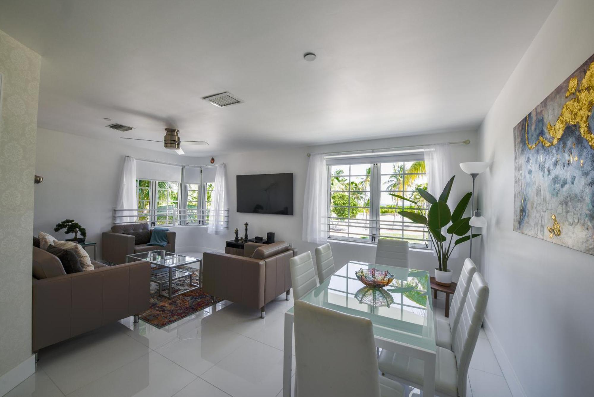 Carlyle Ocean Dr South 2 Bedroom Luxury Apartment Miami Beach