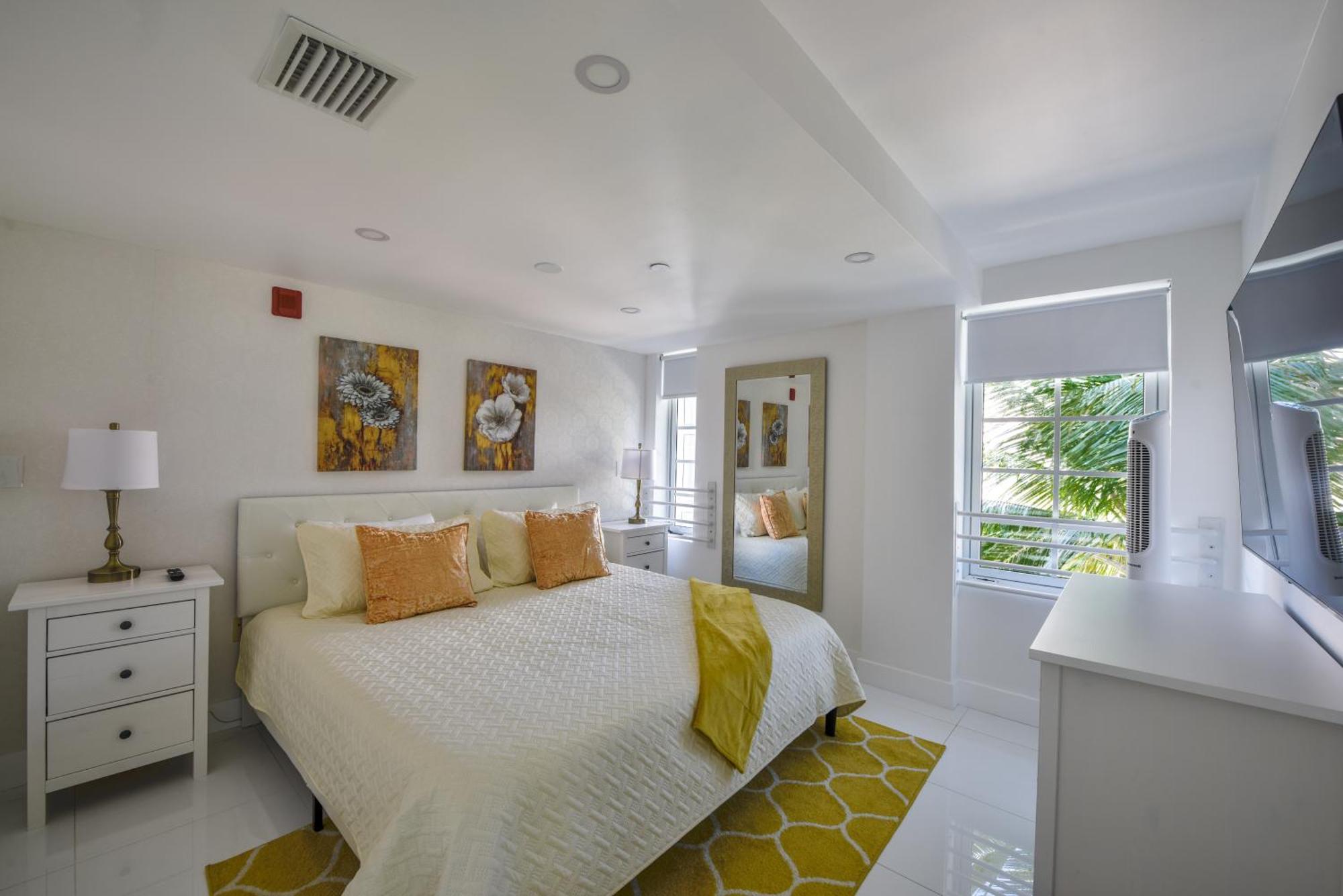 Carlyle Ocean Dr South 2 Bedroom Luxury *