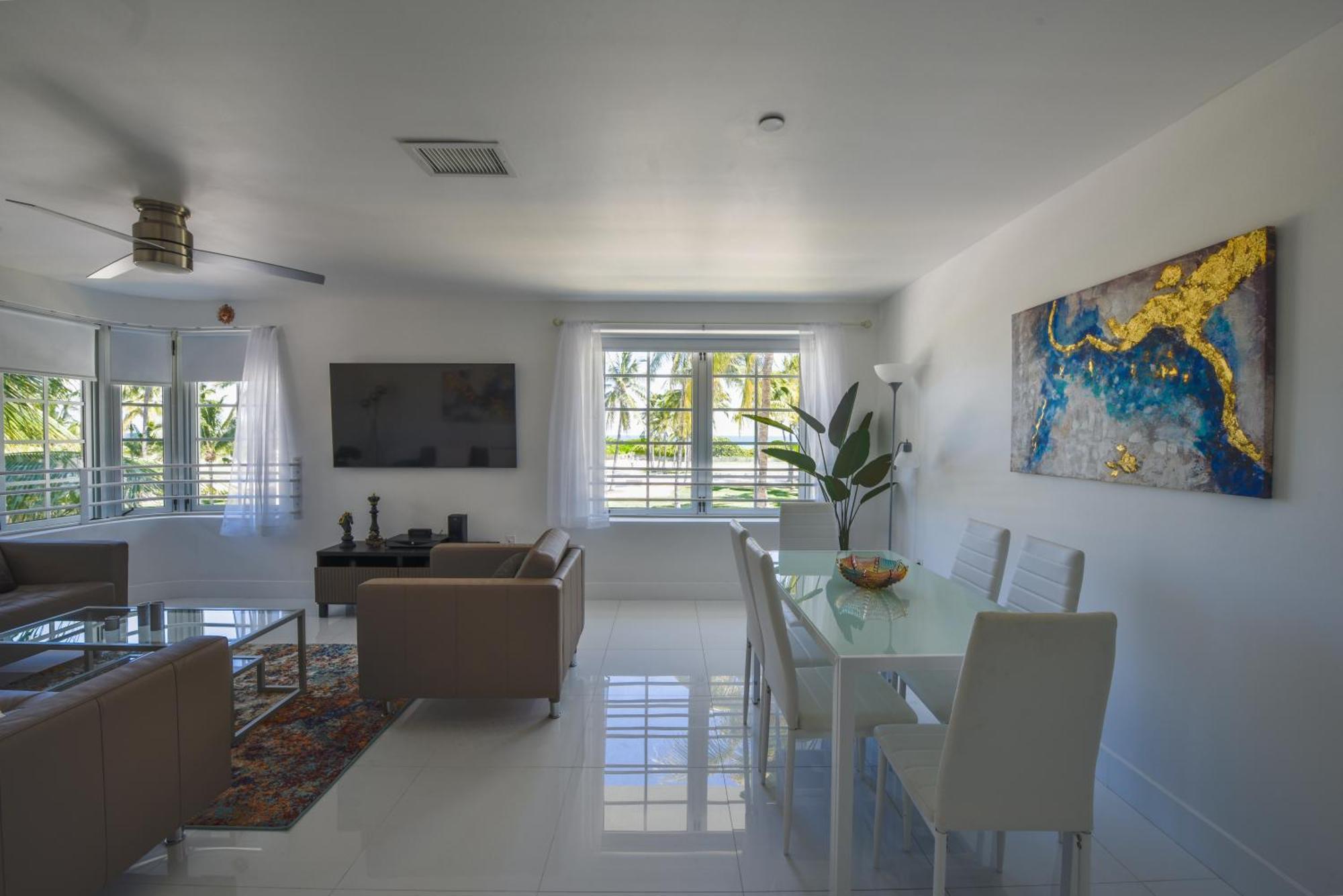 Carlyle Ocean Dr South 2 Bedroom Luxury Apartment