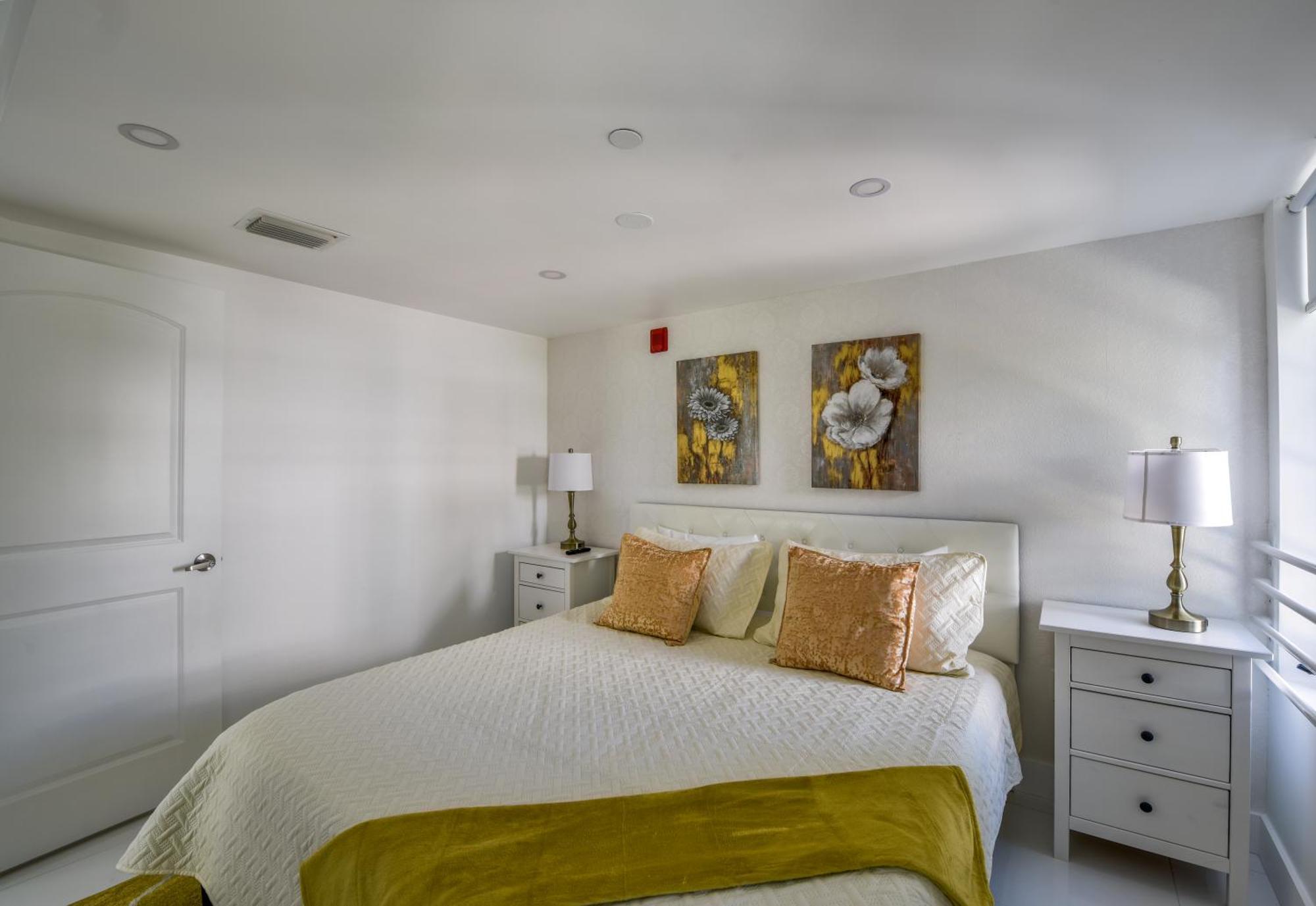 Apartment Carlyle Ocean Dr South 2 Bedroom Luxury *