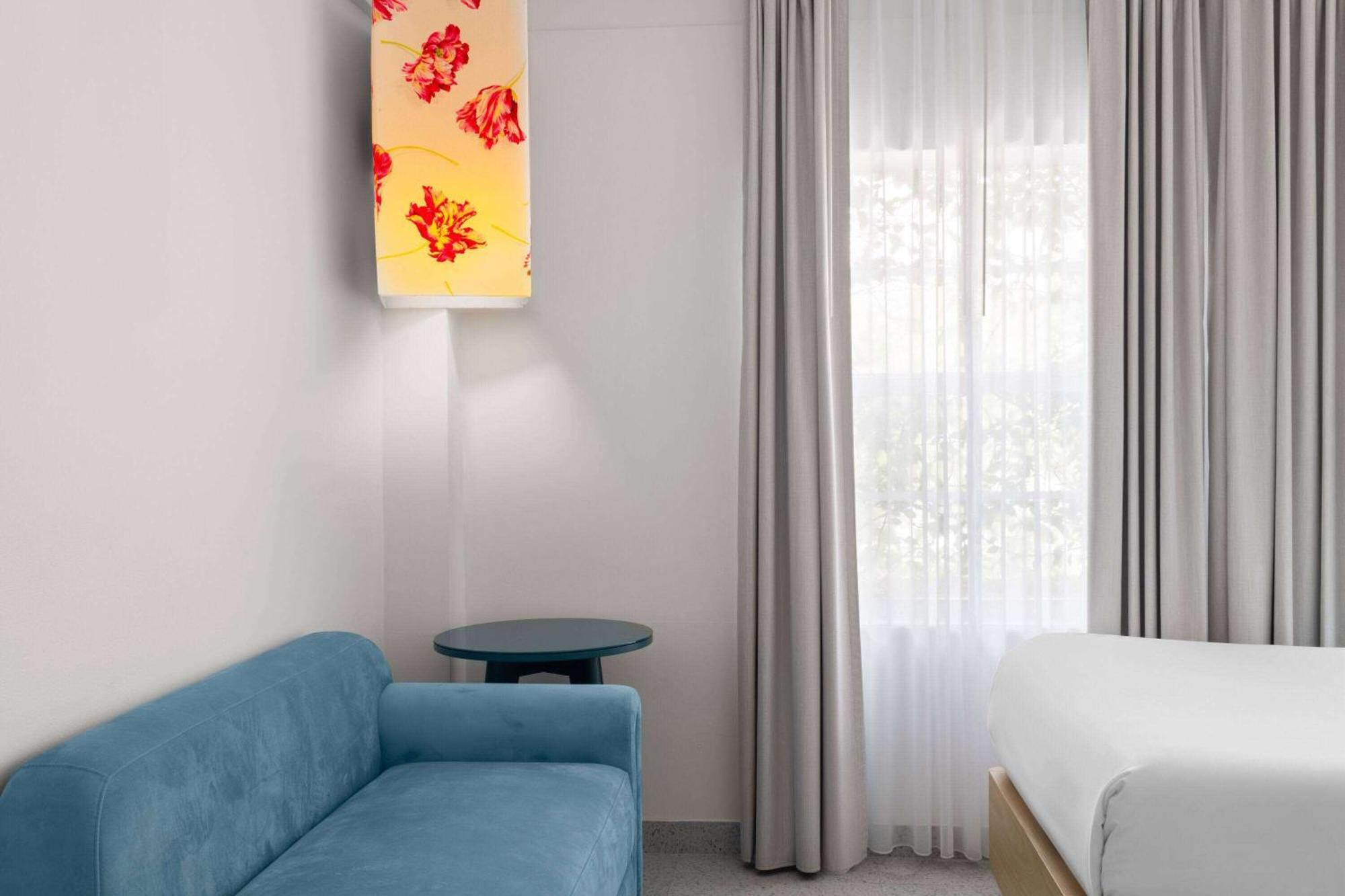 The One50 Hotel, Bw Signature Collection Hotel 3*