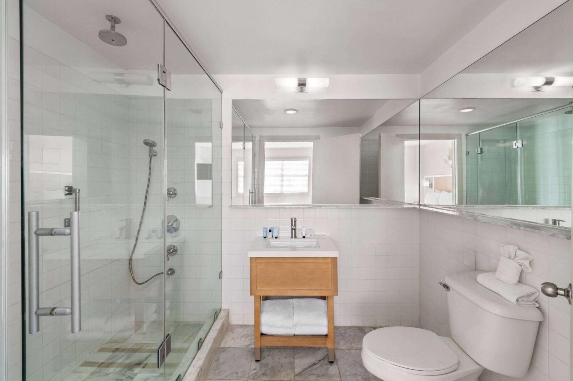 The One50 Hotel, Bw Signature Collection Hotel