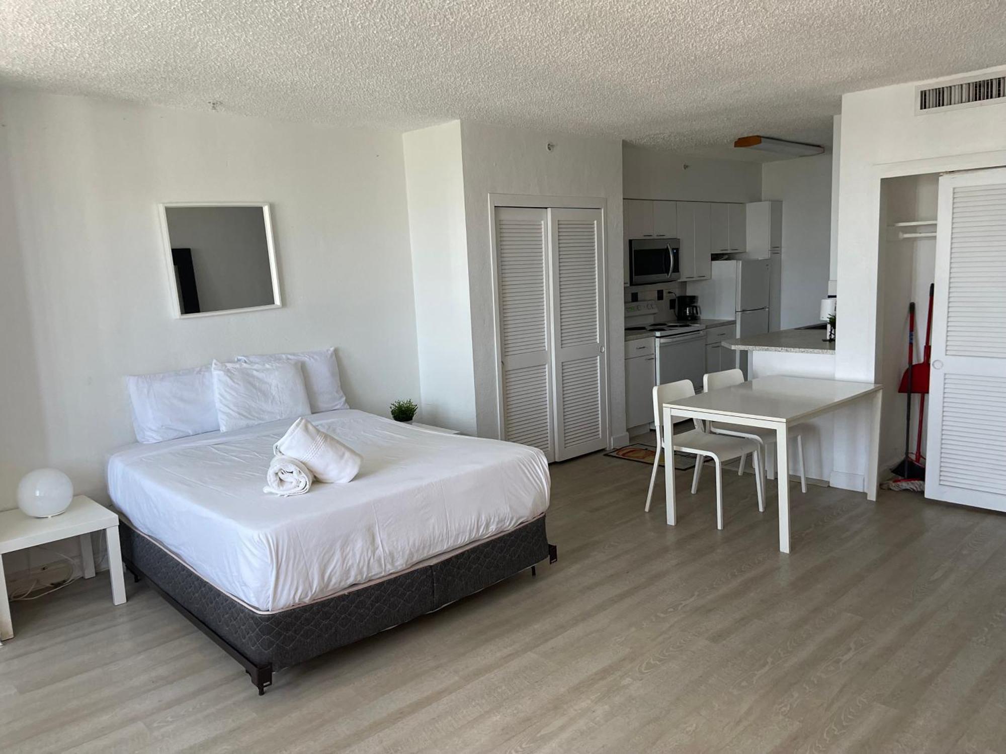 Stylish On The Bay Apartment Miami Beach