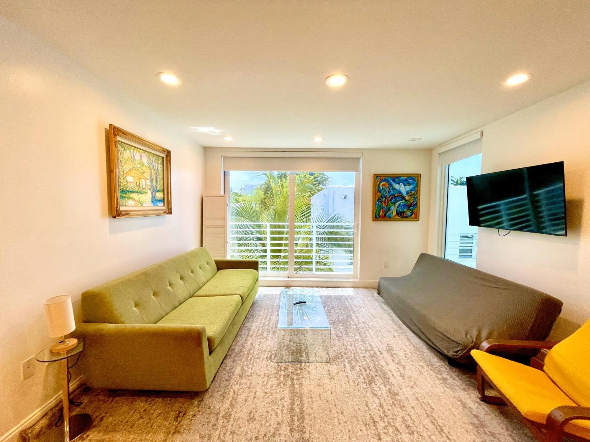 15 Guests Luxurious South Beach With Rooftop Apartment Miami Beach