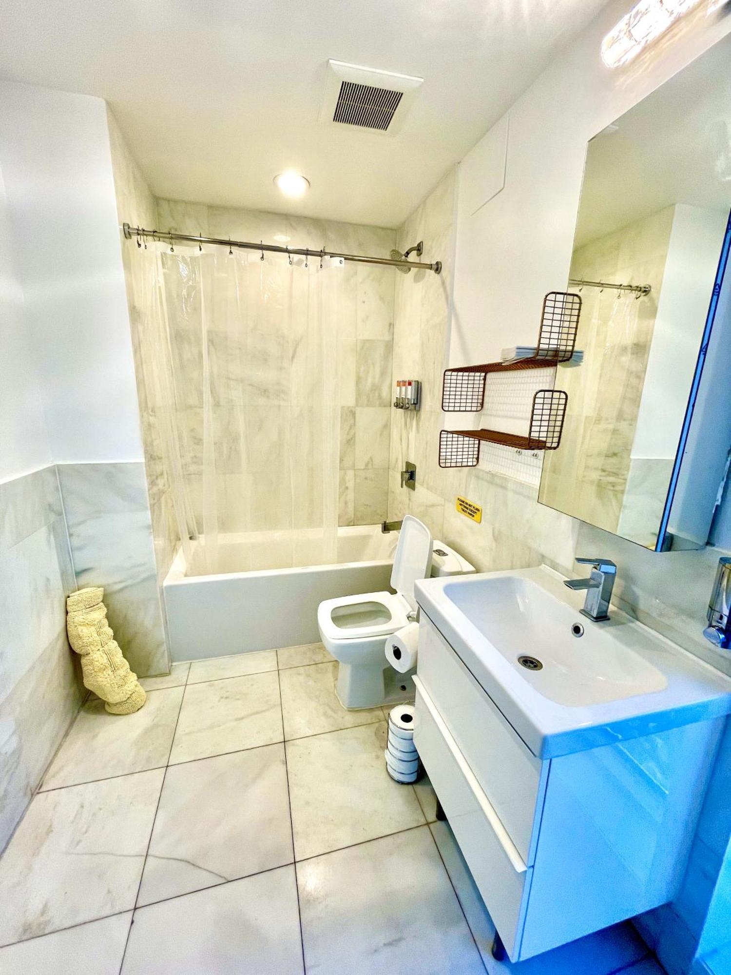 15 Guests Luxurious South Beach With Rooftop Apartment