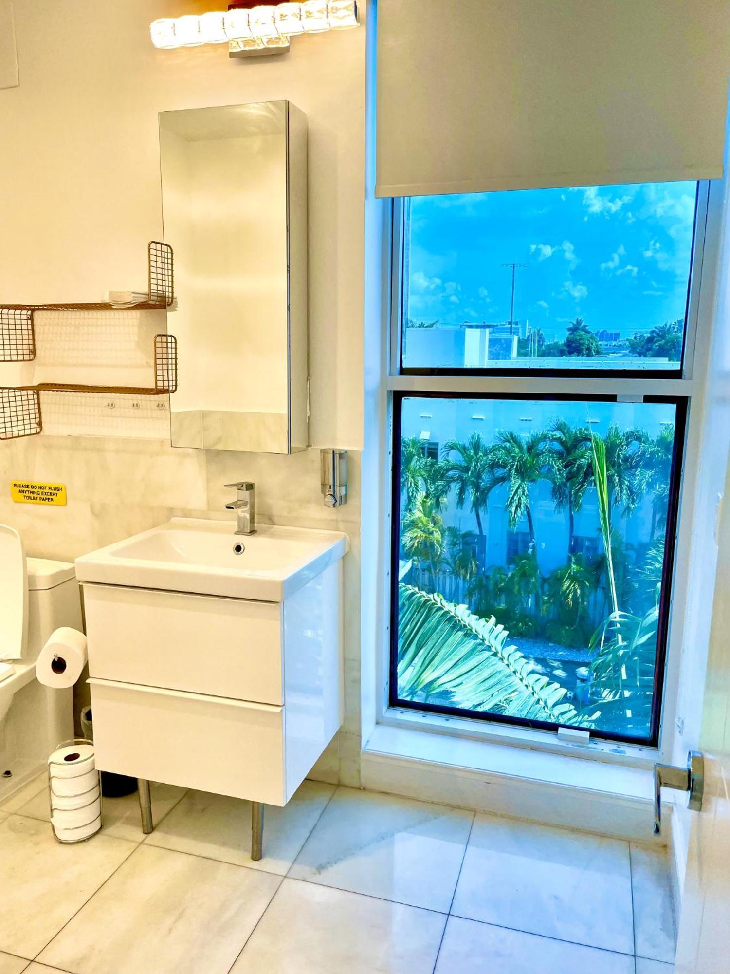 15 Guests Luxurious South Beach With Rooftop Apartment Miami Beach