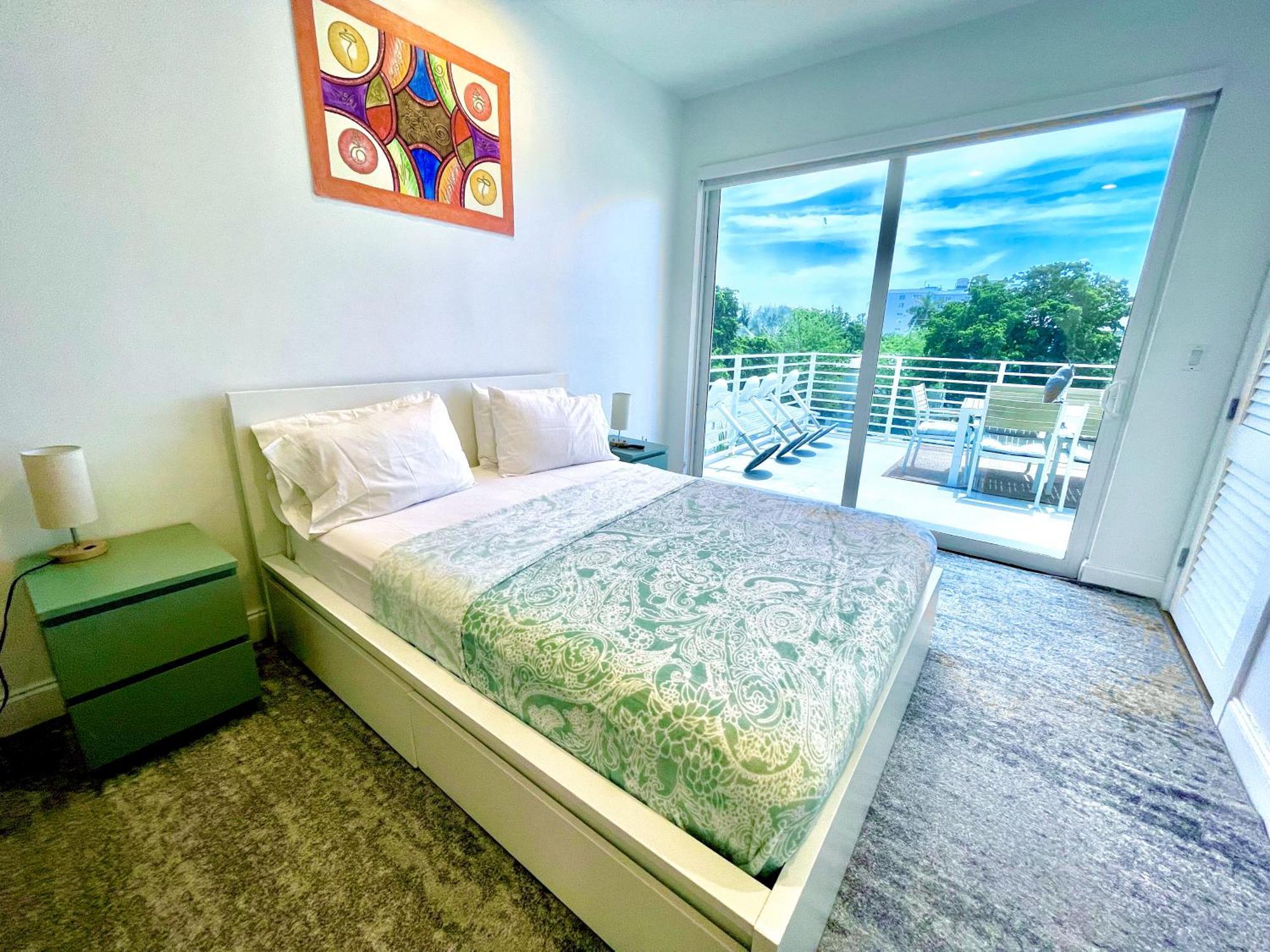 Apartment 15 Guests Luxurious South Beach With Rooftop Miami Beach