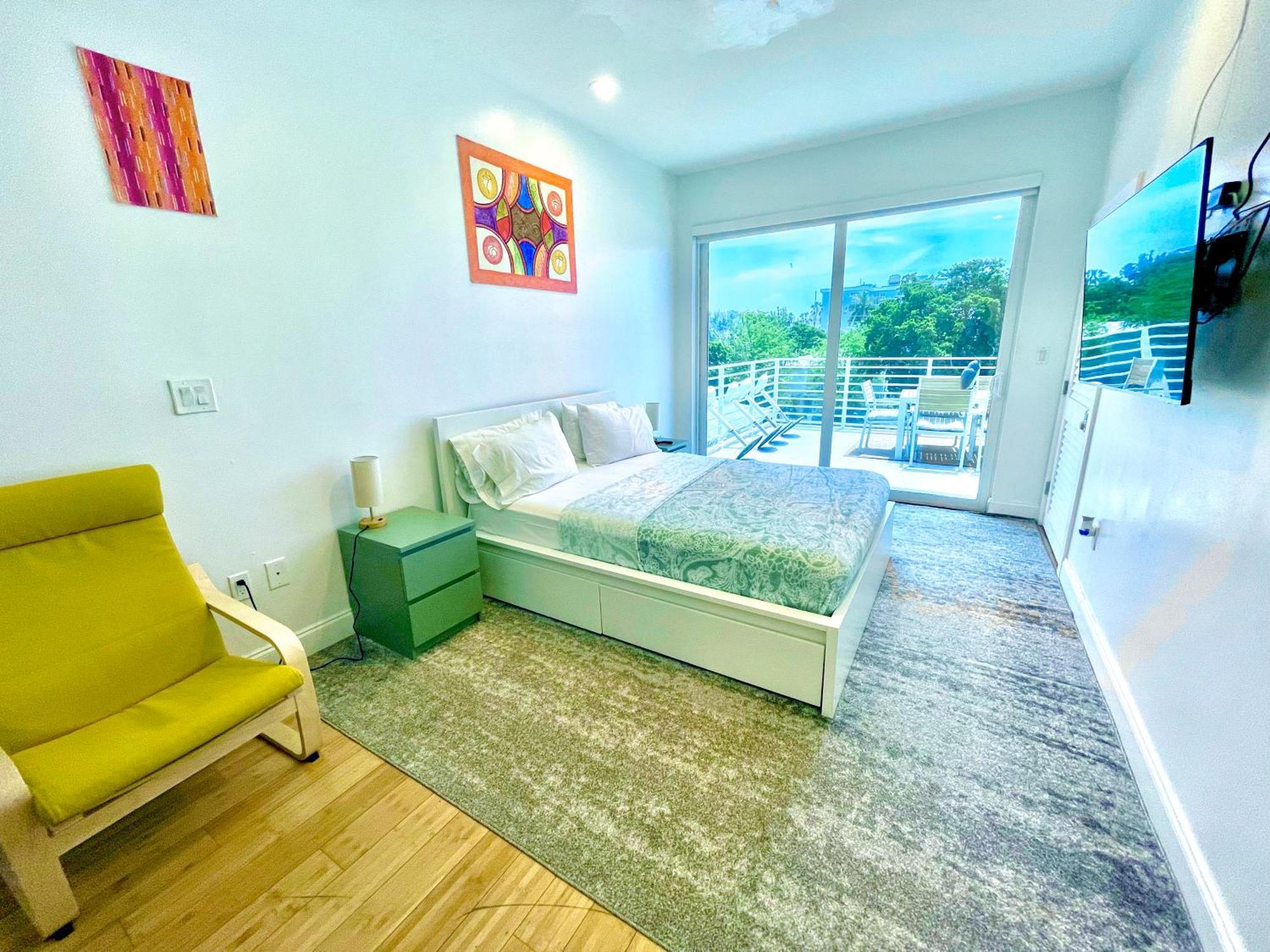 15 Guests Luxurious South Beach With Rooftop Apartment *