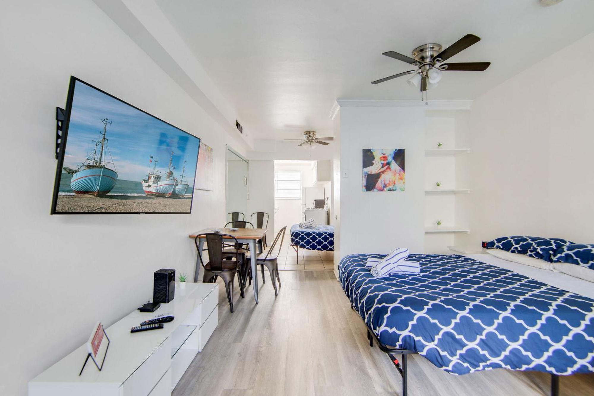 Ocean Drive Deal, W/2 Queen Beds, Near