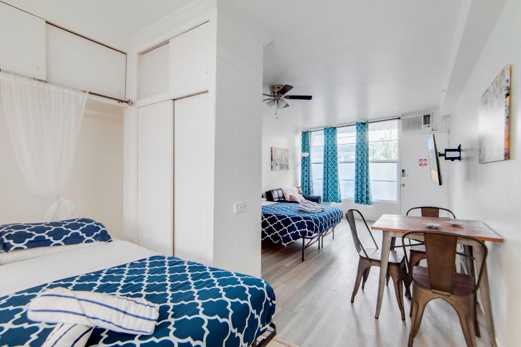 Apartment Ocean Drive Deal, W/2 Queen Beds, Near Miami Beach