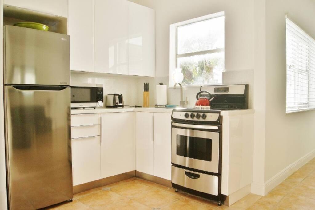 Apartment Tranquil 2 Bed 1 Bath At Beach, Glimpse Of The Ocean Miami Beach