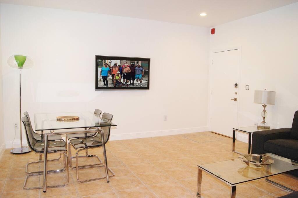 Tranquil 2 Bed 1 Bath At Beach, Glimpse Of The Ocean *