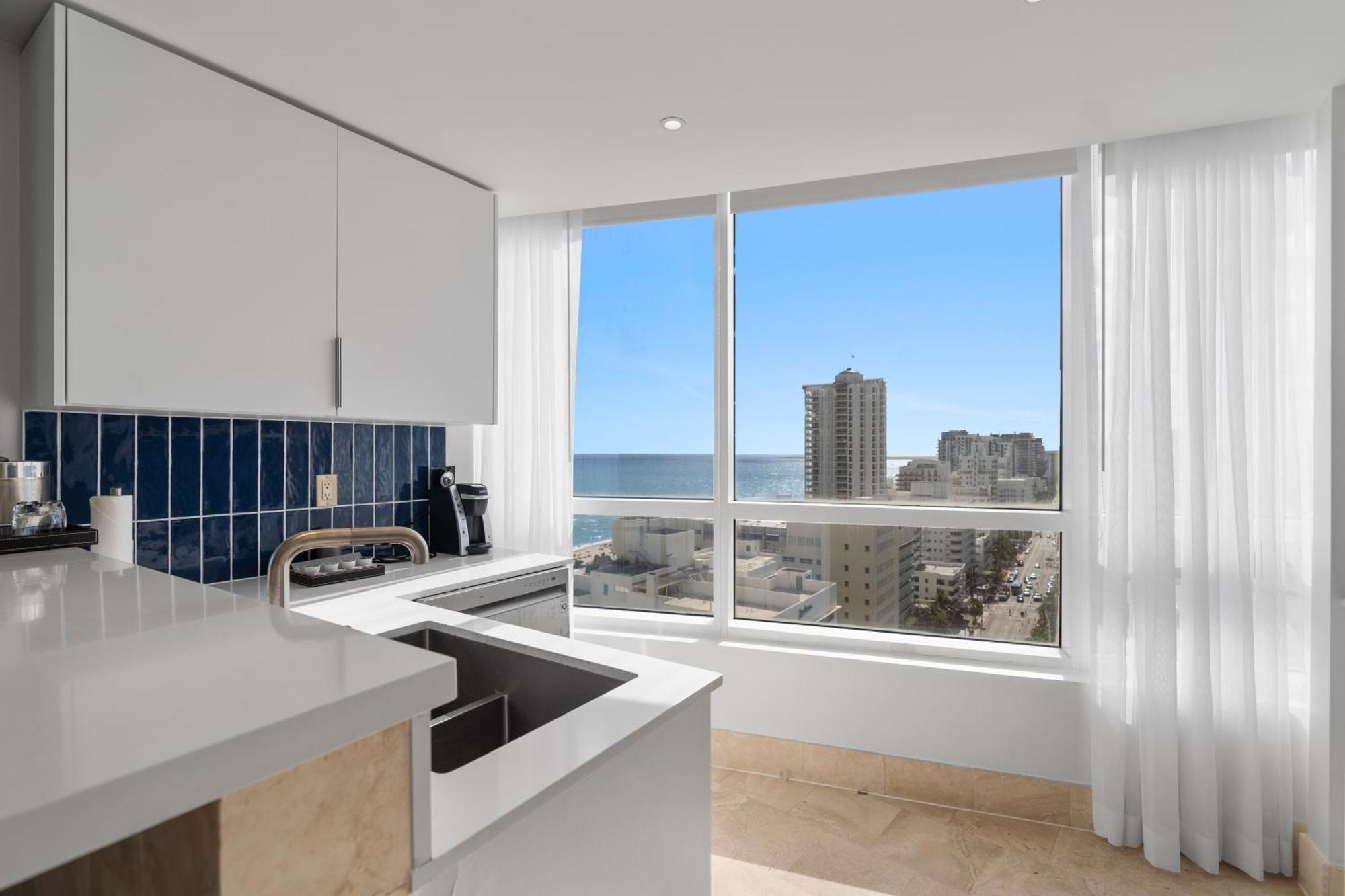 Fontainebleau One Bedroom Apartment Miami Beach