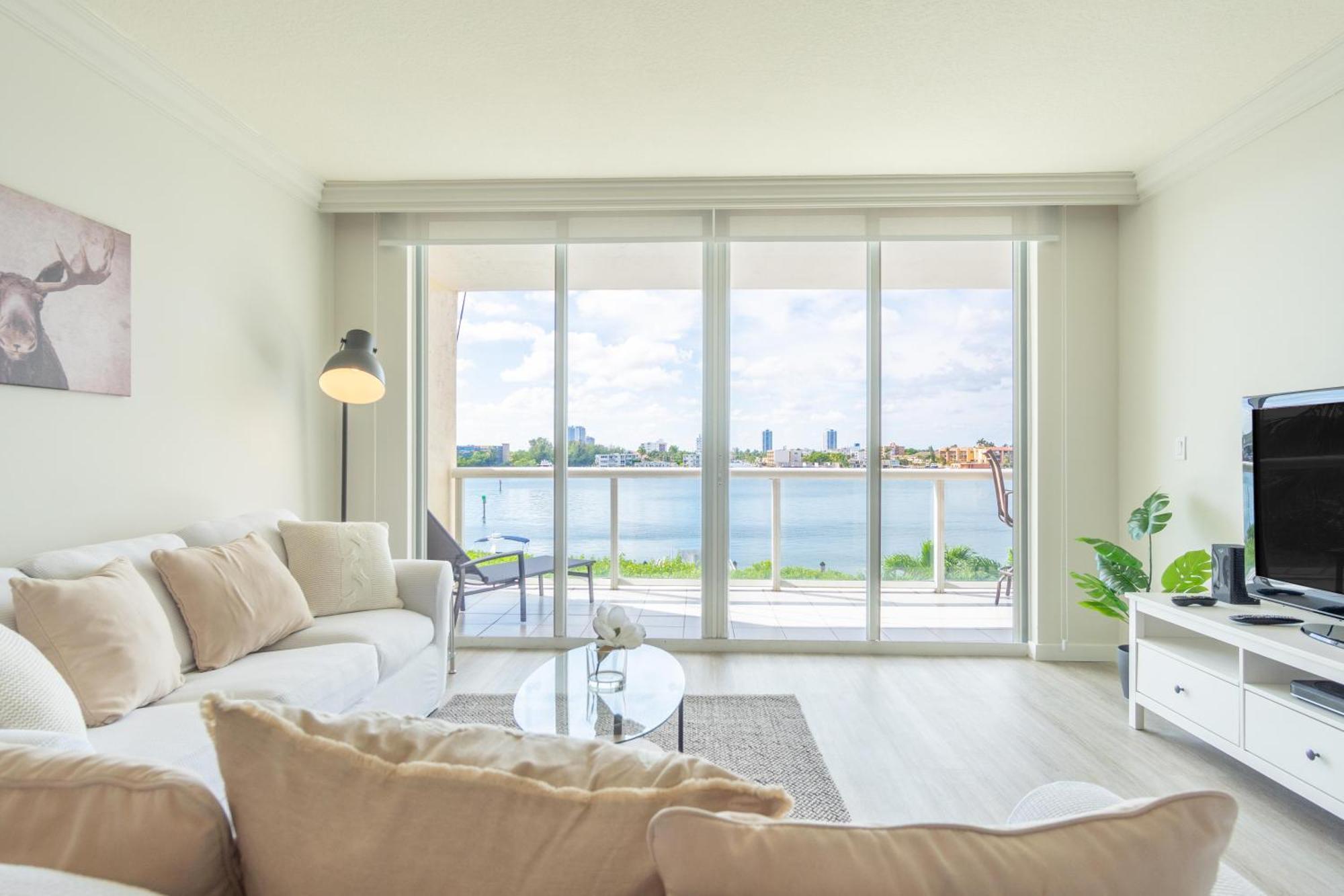 Golden Bay 42 Apartment