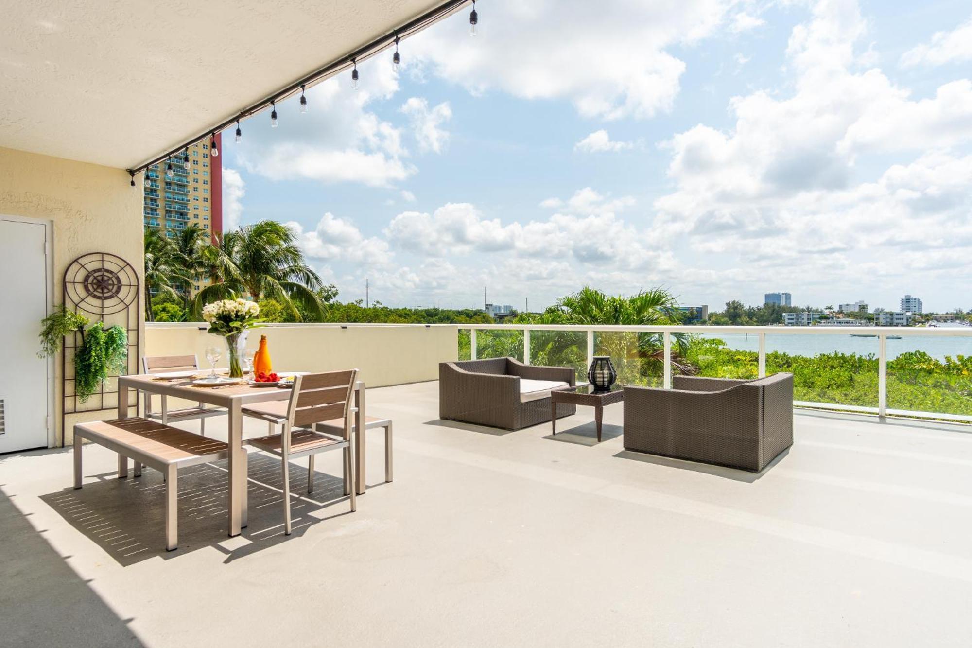 Golden Bay 33 Apartment