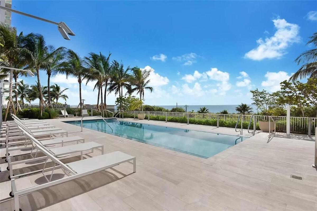 Apt Ocean View Private Beach Apartment *