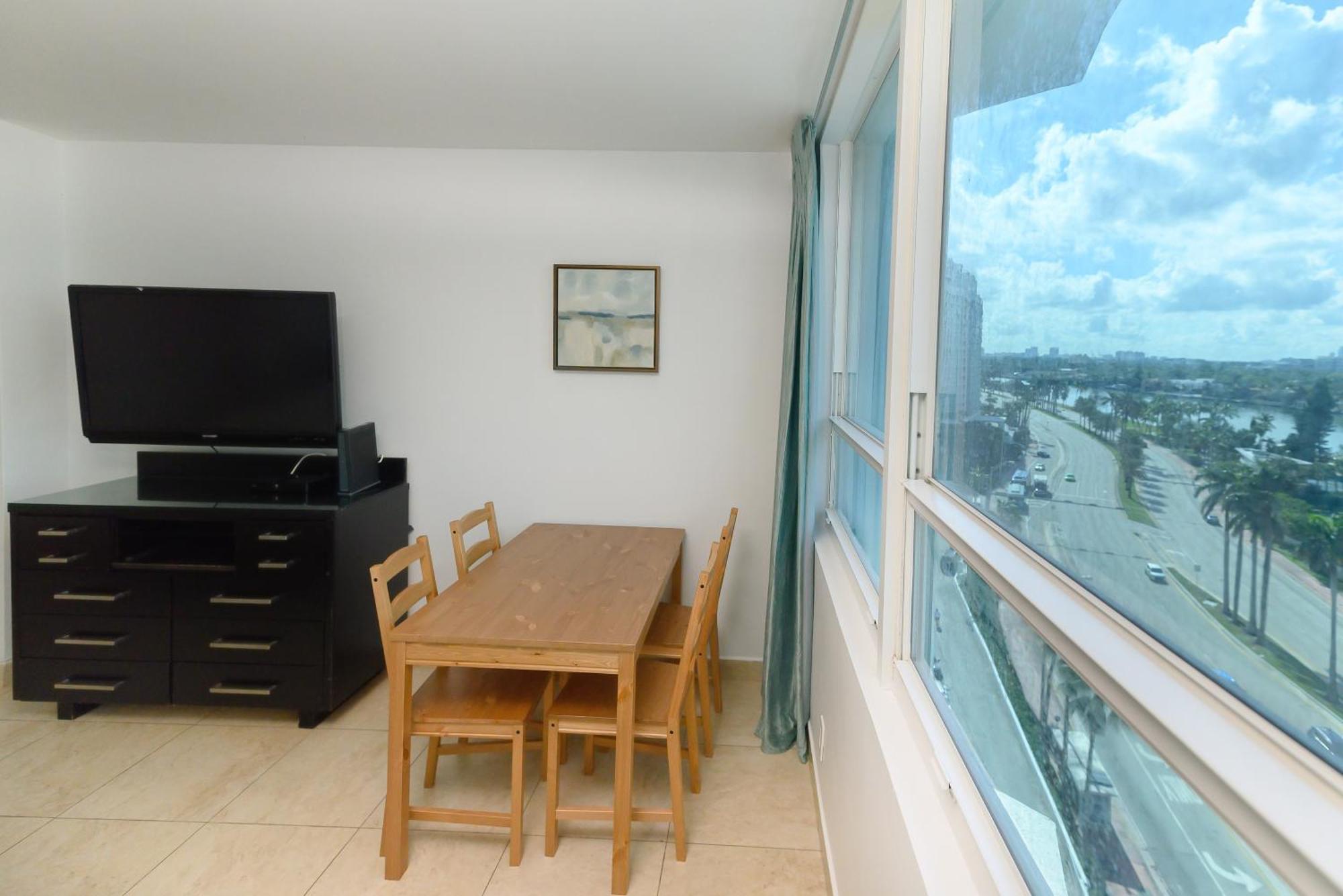 Seastays Aparthotel