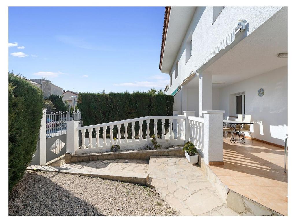 Villa In Pino Alto For 12-14 People, 400m To The Sea Miami Beach