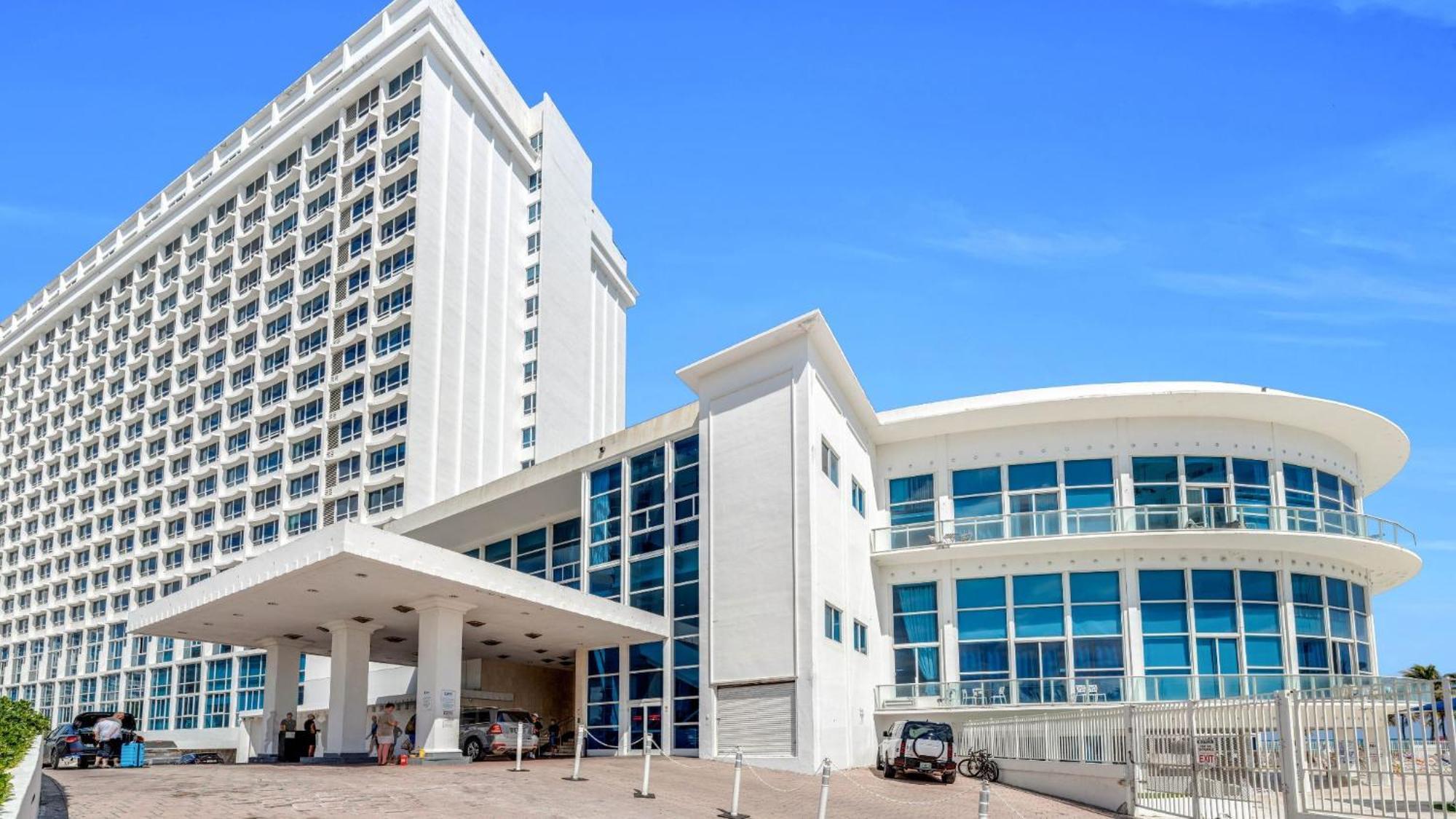 Seastays Aparthotel Miami Beach
