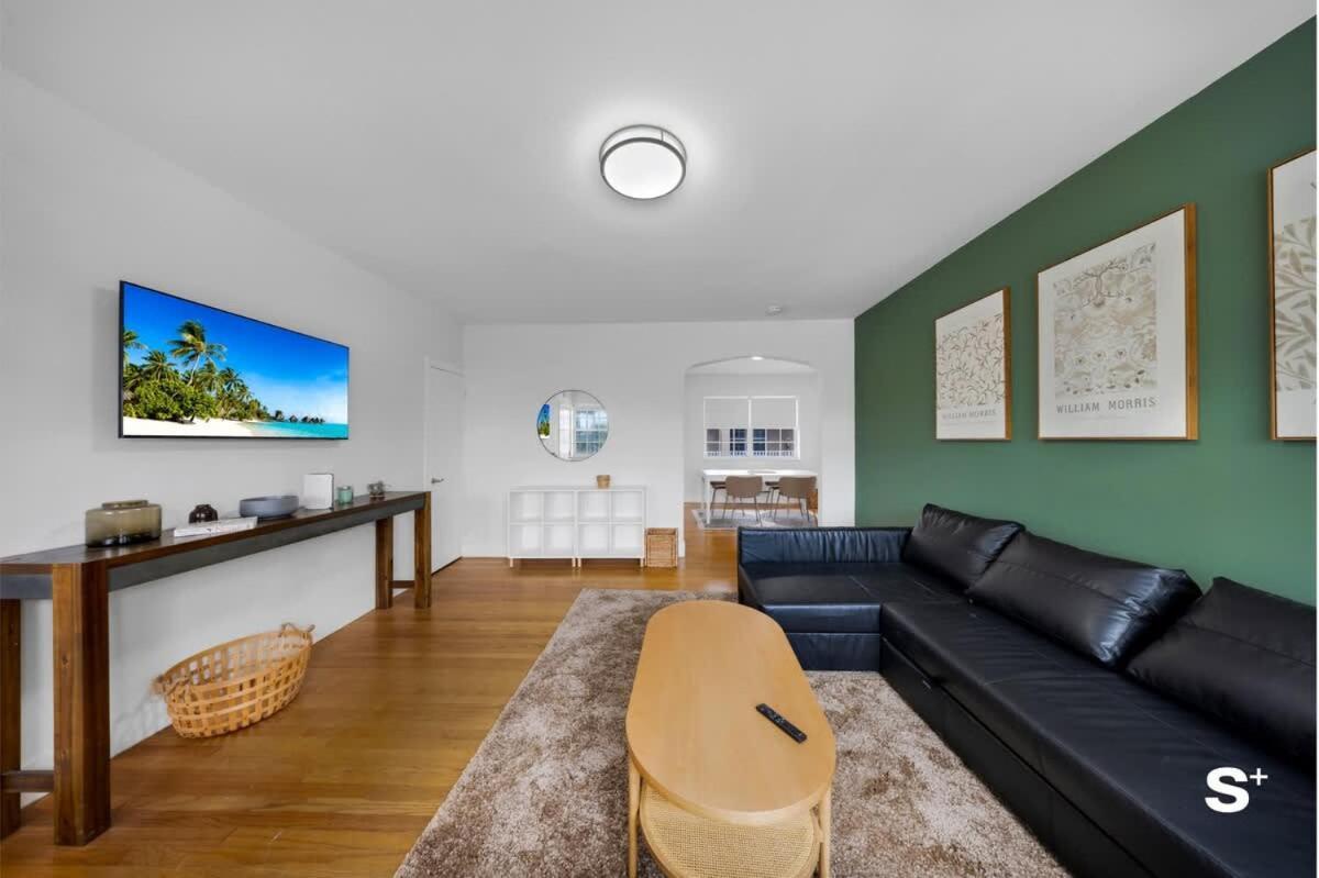 Ultimate Escape 1 Br *