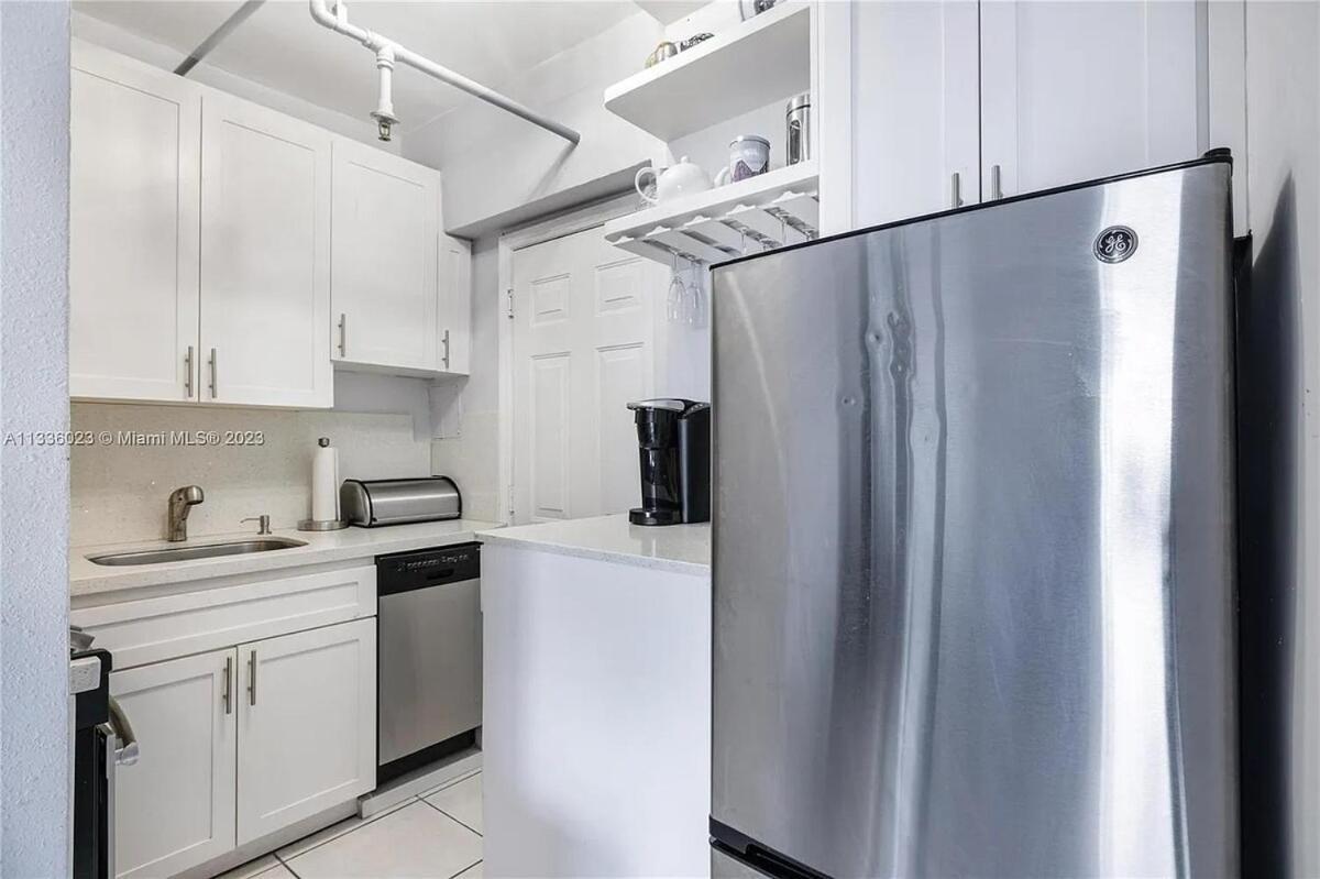 Apartment Spacious 1 Bedroom Next To The Beach! Miami Beach