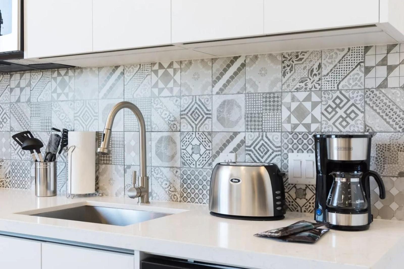 2br New South | 5 Min To | Comfort & Style