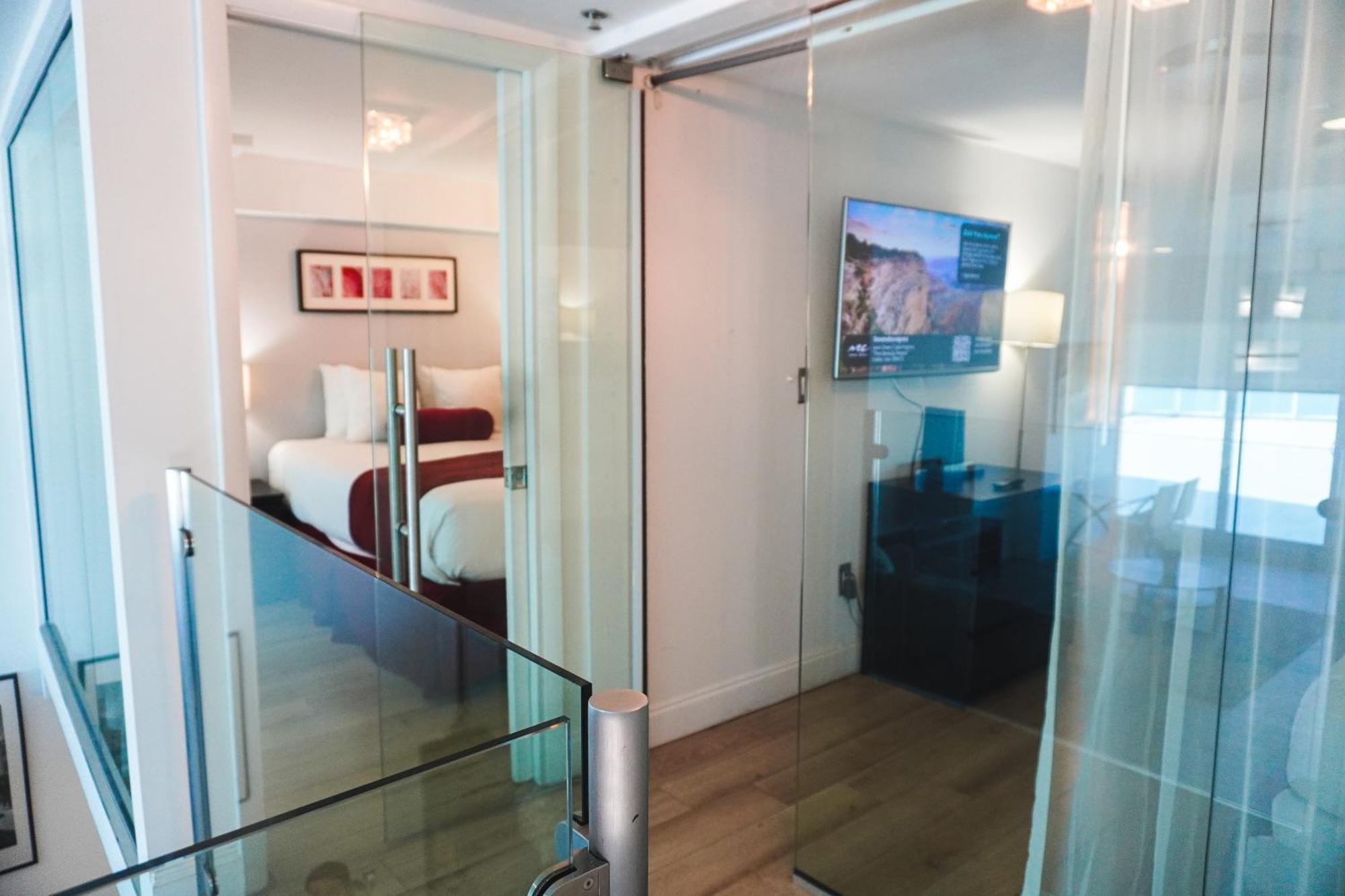 Shine Balcony Duplex 11 Apartment